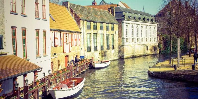 5G网络技术：企业数字化转型的加速器与核心引擎